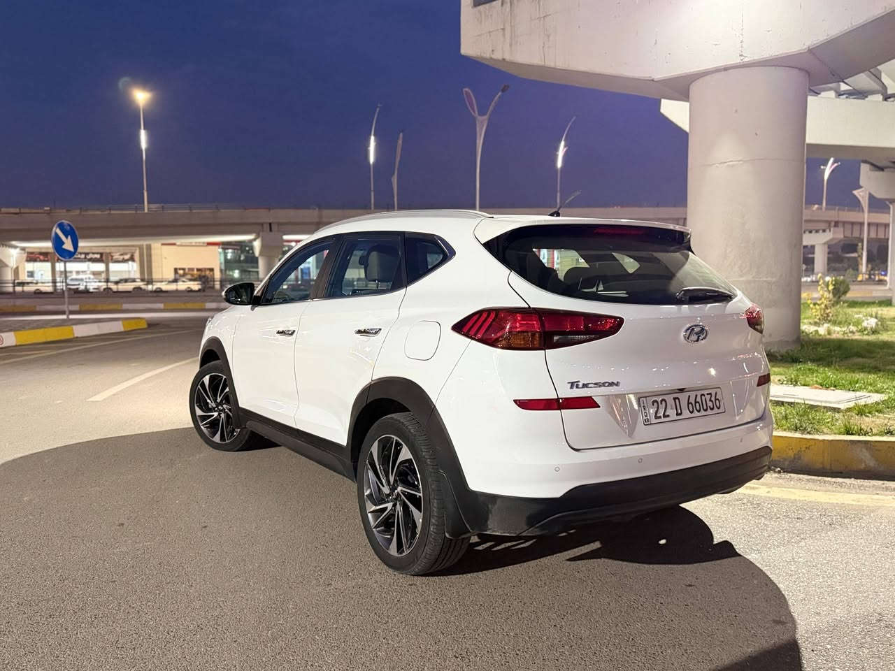 السلام عليكم 
للبيع توسان 2020 خليجي
سياره نضيفه "بمعنى الكلمه"
فول مواصفات  
(( المواصفات اصلية  ))
"بصمة تشغيل وبصمة ابواب 
"اشاير بالمري + مري شفط 
"ثلاجة بالجكمجة 
" حساسات امامي  وخلفي  اصلي  
" كاميرا خلفية
" ثلاث وضعيات قيادة
"كروز سرعه
" شحن لاسلكي 
" بلوتوث+ AUX 
"تحكمات صوتية 
"كراسي 2 كهرباء
" دبل ايرباگ
" تحكم ستيرن
" حساسات
" تبريد قطعتين 
" لدات نهارية
" انارة ابواب ومري 
ماشيه ٩٧
سعر ٢٠٠ بيها مجال
العنوان / كركوك
رقم أربيل باسمي تحويل وكاله
هزه جديد 

***********
