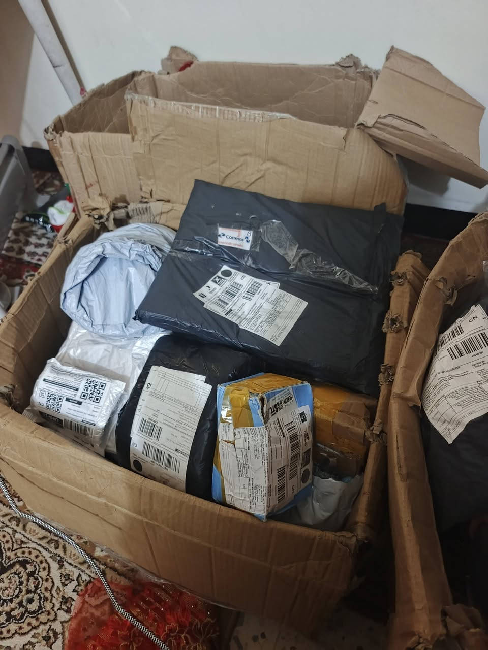 شلعه بديات +دريسات +ملابس اطفال+العاب اطفال كلشي بيهن تقريبا فوك 30كيلو
تواصل واتساب ***********
