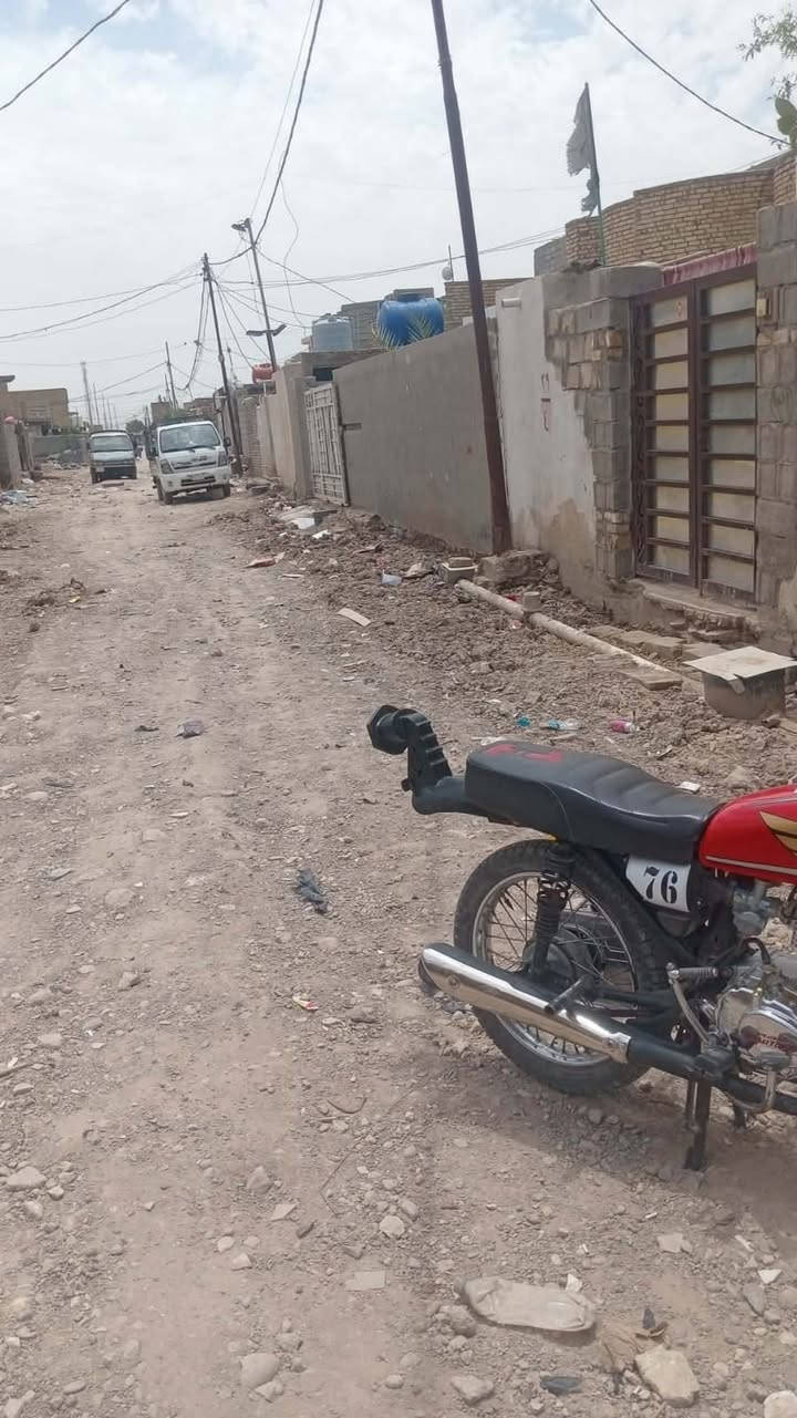 بيت بالكوت بدايه شارع نفط خلف  مستشفئ لكرامة بالتحديد  يبعد عن الشارع للعام 100متر
مساحة 125
طابق ونص
اطابق الآۆلْ متكون م̷ـــِْن غرفه  وهول وصحيات داخليه وخارجيه
والطابق الثاني ماكون م̷ـــِْن
غرفه  وبيتونه وستاره وسطح بناء بلوك
والواجه طابوك
السقف صب بناء حديث
خدمات متوفره ماء وكهرباء والشارع كاصي قريب يبلطوه
زراعي مشمول بتطويب مرقم بالديه 
باقي تفالصيل يم صااحب لبيت 
السعر 50 وبي مجال 

سكرين للمنشور حت اعرف لبيت المطلوب


**إذا كنت صاحب هذا الإعلان وتريد حذفه لأي سبب، رجاءا أرسل رسالة إلى الدعم الفني**