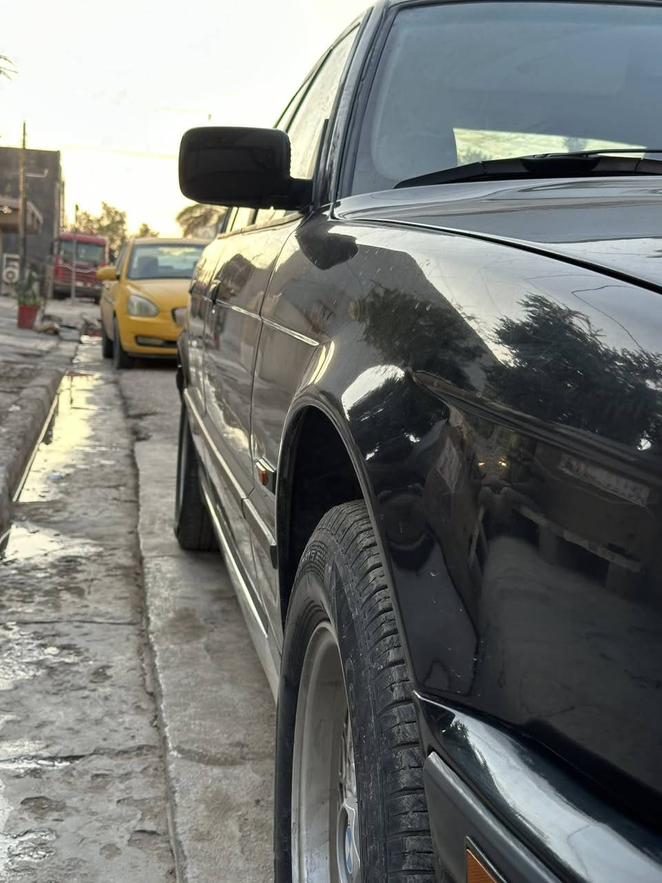 سلام عليكم بيم 525
محرك مسكر اصل
مديل93
رقم دولي بسمي 
سياره كفاله من الضربه من الخياس من العيب الشرعي
فقط صبغ للجماليه بدون معجون 

سياره جاهزه من كل النواحي
اترايك زيرو
مواصفات معروفه 
منضومه زنون شادهه 300$
نضام تقفيل ريموند اربع بيبان وقبق جنطه وبانزين 
مع رفع جام وسلايت 
تخم تاير وباتري جديد
عليهه سيرفس منضومت بانزين بلكامل 

بكان السياره بغداد الجديدة معلمين 
للستفسار ***********
