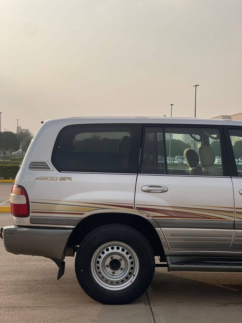 السلام عليكم  (  للبيع )
لاندكروز موديل 1999 فئةVXR
 كير ومحرك شرط 100%
صدر وشاصي مكفول
محرك 6 سلندر
كير عادي + ( لوگير  شغال )
تدفئة وتبريد شغال +  منظومة زنون كاملة
تخم تاير جديد 
رقم اربيل دولي شرط التحويل
سنوية جديدة
هزة جديدة
السيارة بلادي مفوله ومتعوب عليها مااتخلي عليها برغي
السونار مرفق مع الصور بالمنشور

 ((((( مكان السيارة صلاح الدين قضاء العلم  )))))

السعر 190$ وبيها مجال
للأستفسار خابرني وابشر بالاتريدة ***********

الشمري
