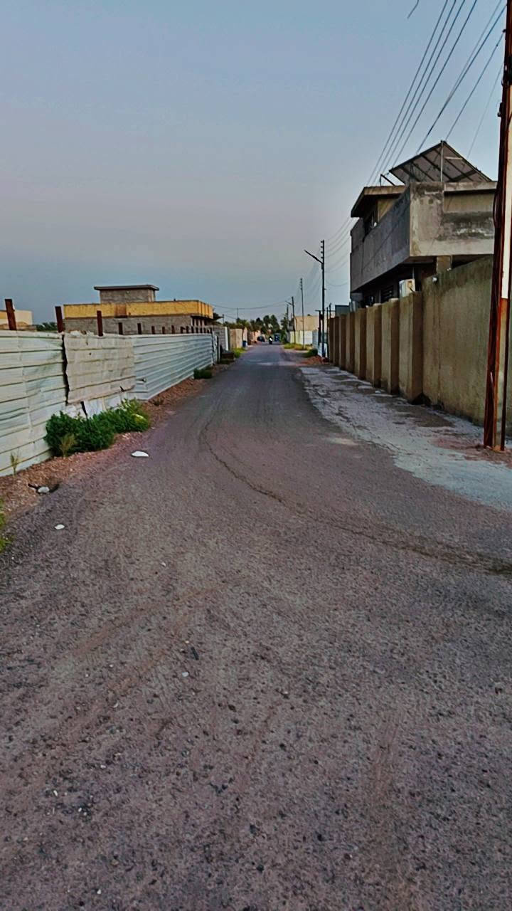 قطعه للبيع ابودشير حليجه 600متر او 300متر حسب الطلب متوفر ماء كهرباء تبليط اناره بناء ***********
