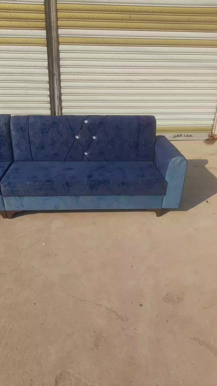 السلام عليكم ديوان للبيع 10 مقعد سعر كلش مناسب 325 شغل درجه اولى مكاننا جسر ديالى الجديد القرقوليه رقم الهاتف ***********
