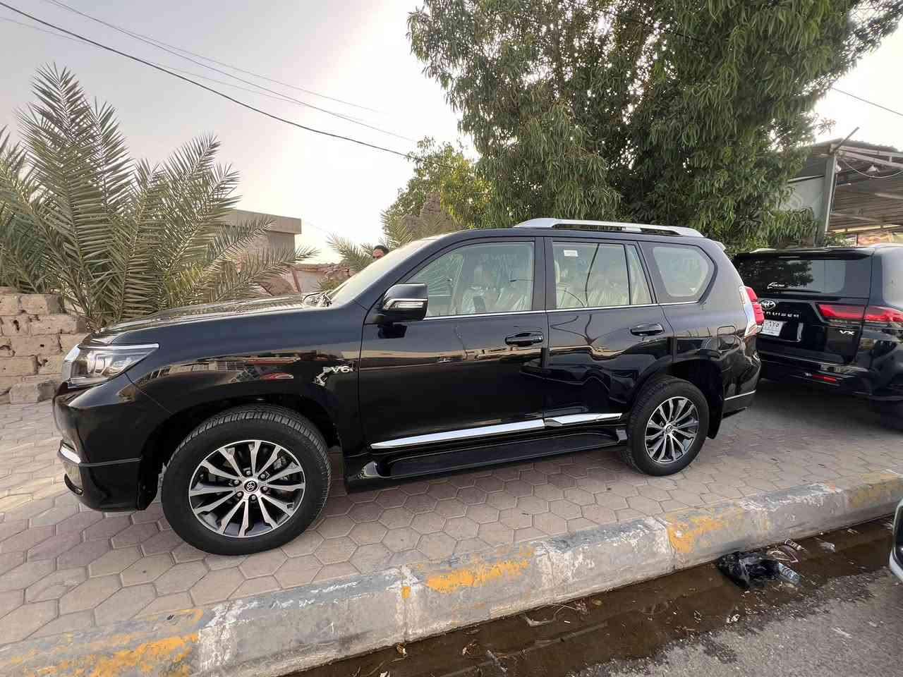 موديل ٢٢  vx باب اول اربع كامرات وكشنات خلفيه كهرباء ماشيه ٨٨ بيه بارد باب السايق للاتصال *********** مكان الرمادي
