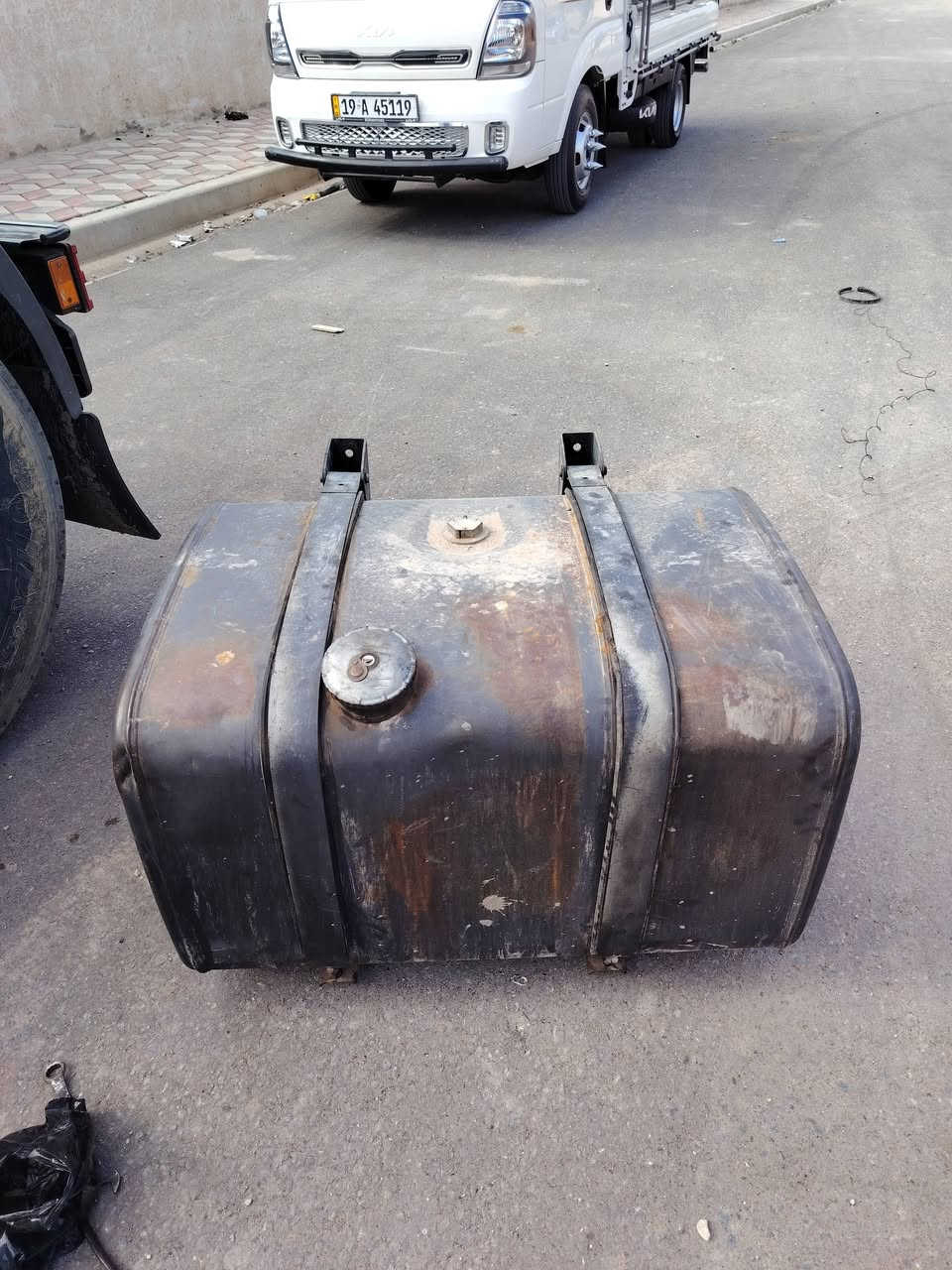 تانكيات للبيع واحد 300 لتر والثاني 550 لتر ***********
