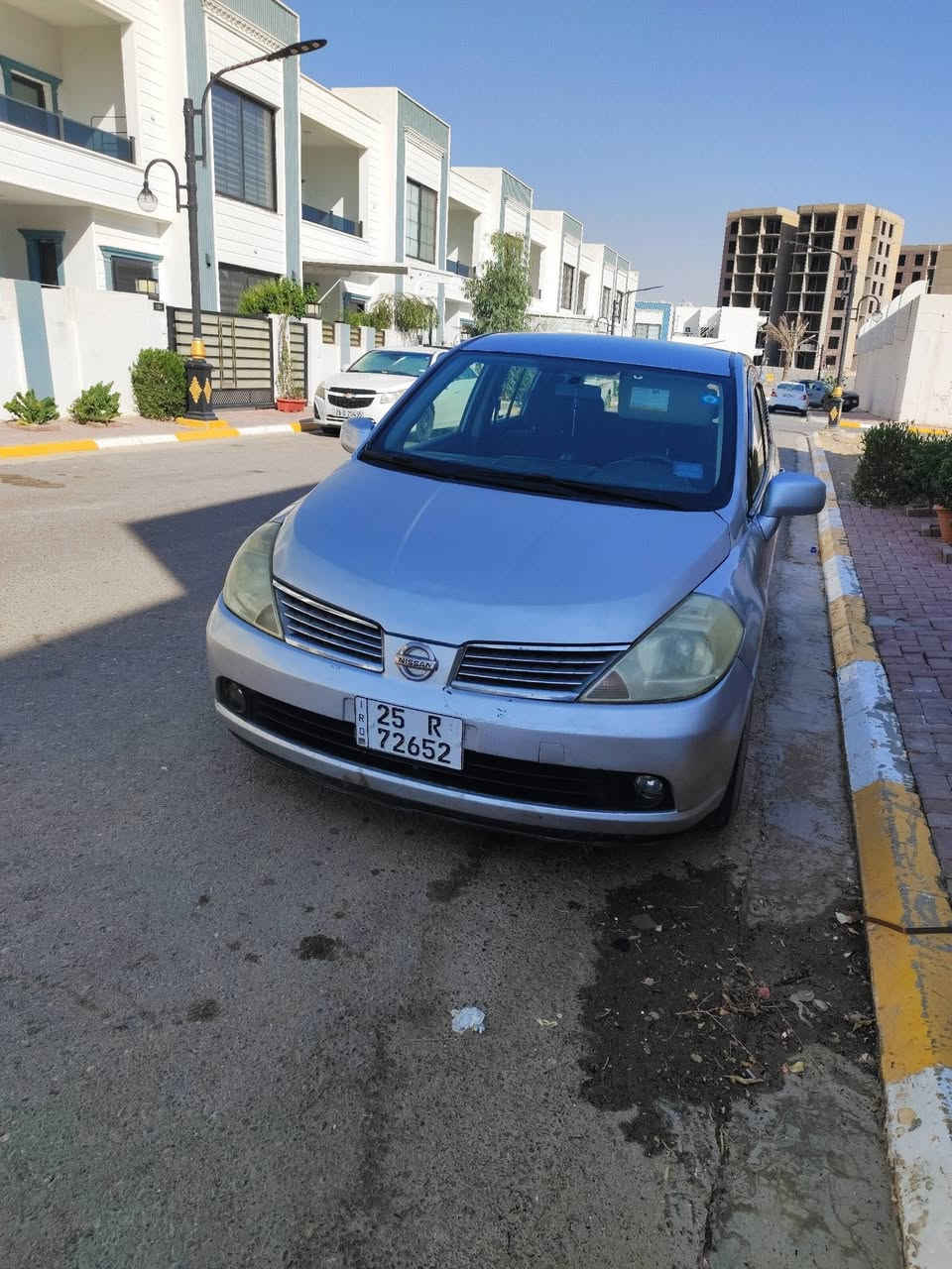 نيسان فيرسا ٢٠٠٩ كركوك 
للبيع فقط السياره معمره جديد ما بيها اي مصرف
تايرات تبريد حداديه خلفيه اماميه كلها جديده
المحرك والكير اي خللل ما بيهن
السياره بيها رصعات بال سقف وبونيد مبدل تجاري وباب سايق صبغ  وبيها صبغ بالهلال الخلفي وبيها ٤ اصابع سحب بال شاصي طرف سايق
دفتر بانزين موجود
سنويه جديده هزه جديده رقم انكليزي جديد
السعر المطلوب ٧٥ ورقه وبيها مجال شي بسيط انشاء الله
للتواصل فقط واتس اب ***********
