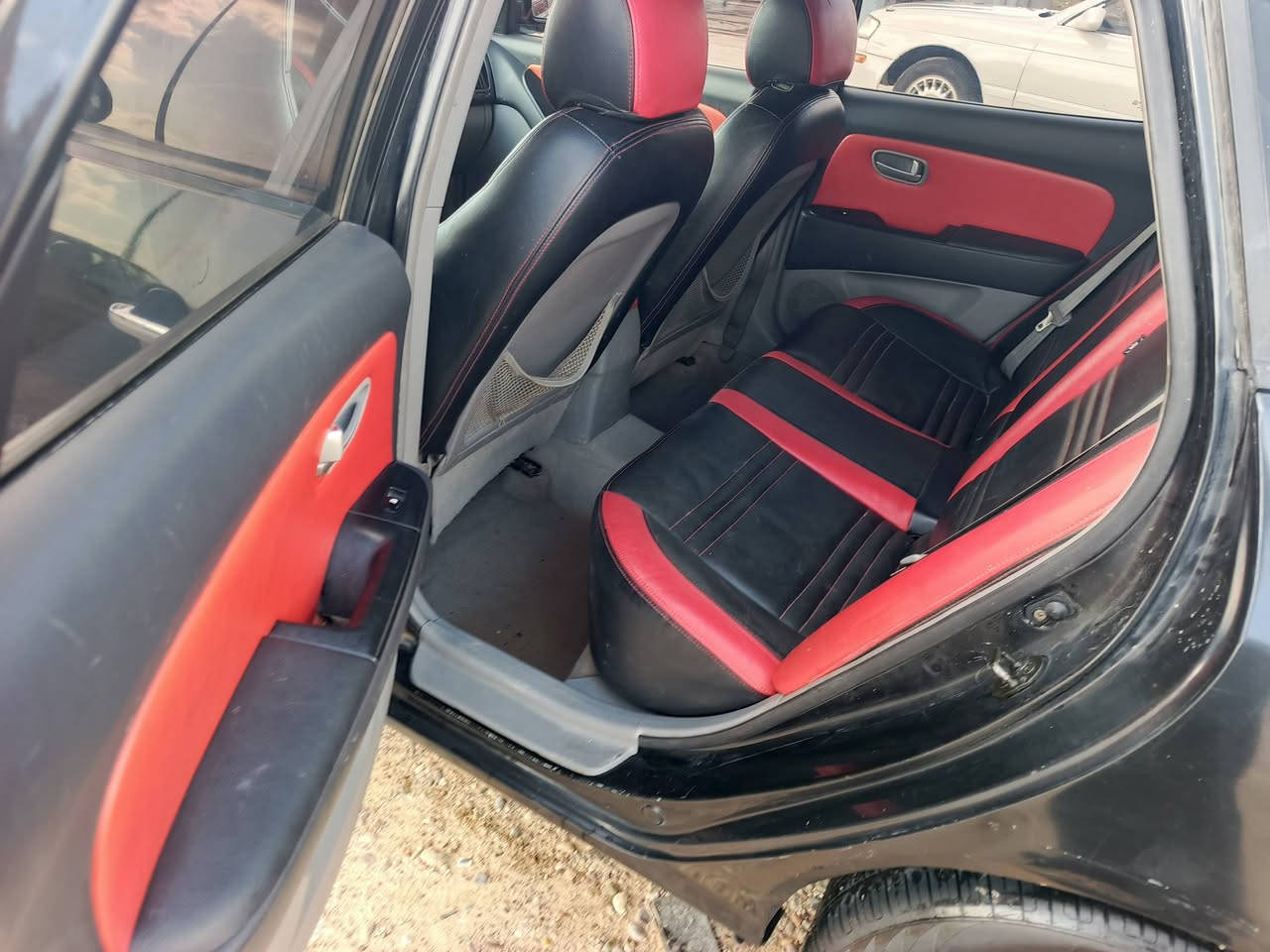 سلام عليكم افانتي موديل 10ادوات كير ومحرك شرط تخم تاير جديد صدر جديد تبريد ثلج جاهزه من كلشي لون اسود جديد بمعنه الكلمه سعر 38 مكان سياره بيجي رقم هاتف ***********
