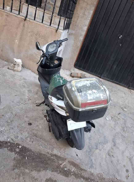 السلام  عليكم دراجه سرعه 140 نضيفه كلش  بدون اي نقص   دراجه باله كامله مكمله   تايرات جداد   و كفرات جديده  تجي تفحص و تدلل   مكينه ما مفتوحه ابد و ضمان   الشراي يتصل  و يدلل   و سعر جدا مناسب
*********** 
***********
