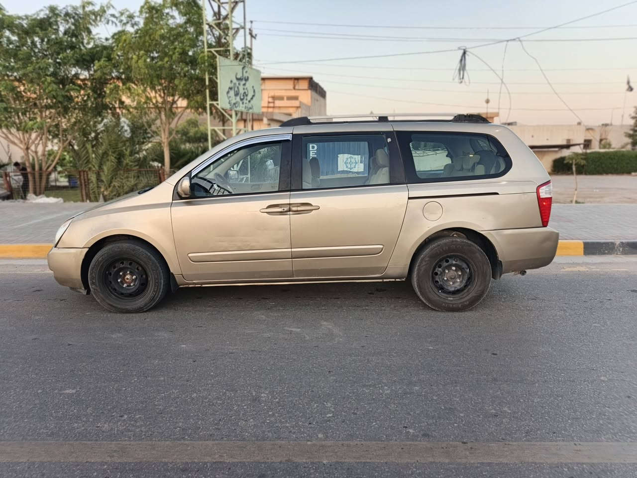 السلام عليكم
سيدونه لبيع أو مراوس بجارجر 
موديل ٢٠٠٩
رقم انگليزي بغداد 
مداور ثاني يوم 
سنويه ل٢٠٢٧ 
مكينه ٣٨٠٠
كير مكينه عل شرط 
بيها منضومه غاز 
تبريد ثلج 
تخم تاير جديد 
السعر ١٣٠وبيها مجال 
لستفسار أكثر 
‏‪***********‬‏
