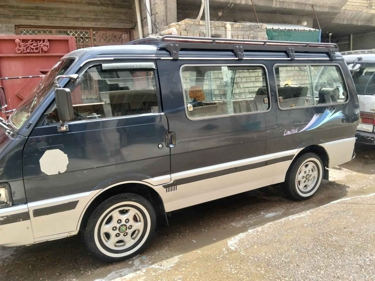 لسلام عليكم تم إعادة المنشور بسبب قلة المصداقية كيا بستا موديل 94سنوية نهاية 2027 شهر ال11 سيارة خير من الله ترايك وين متريد ماناقصة شي جاهزة كبل للشارع  بس يرادلهة ترتيبات سيارة مهمولة وليس متروكة عليهة 550مرور وهيئة 3سنوات يوكعن من السعر مكاني بغداد البياع السعر 38مجالهة شي بصيط التفاصيل اكثر ***********
