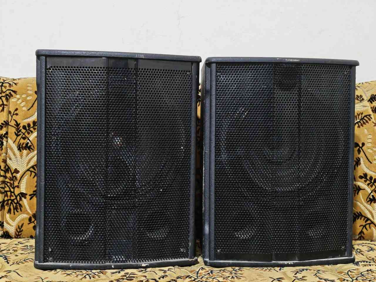 سماعتين ، واحدة من ماركة FBT و الثانية من ماركة JBL . حجم صغير مناسبة للحسينيات و المساجد الصغيرة.


**إذا كنت صاحب هذا الإعلان وتريد حذفه لأي سبب، رجاءا أرسل رسالة إلى الدعم الفني**