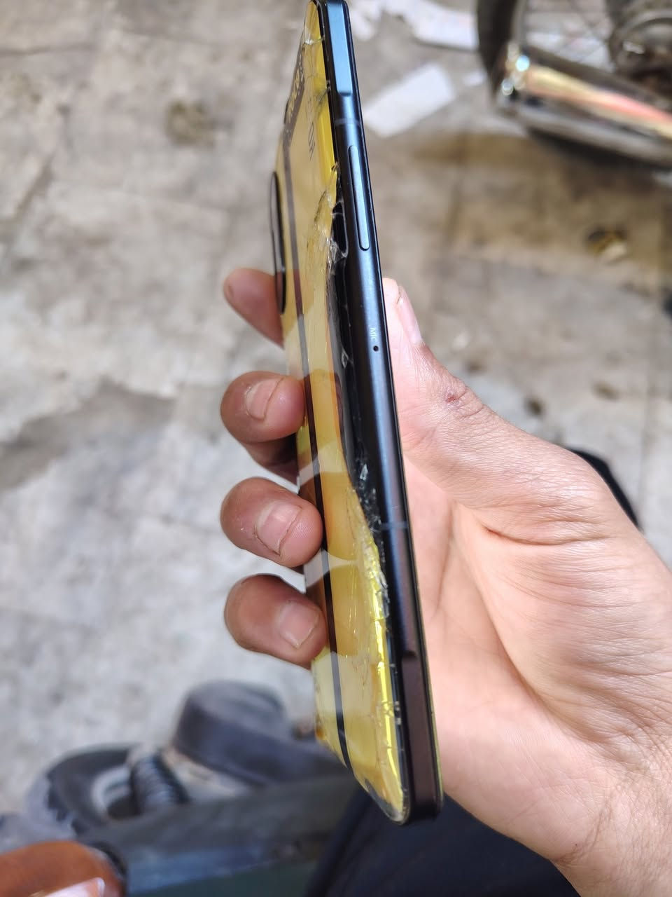 السلام عليكم كيمنك العاب K40 جهاز غني عن التعريف ببجي ٩٠ فريم ذاكرة ٢٥٦ رام ١٢ بس كسر بالباب الخلفي مامفتوح بدون ملحقات سعره 250 وبي مجال


**إذا كنت صاحب هذا الإعلان وتريد حذفه لأي سبب، رجاءا أرسل رسالة إلى الدعم الفني**