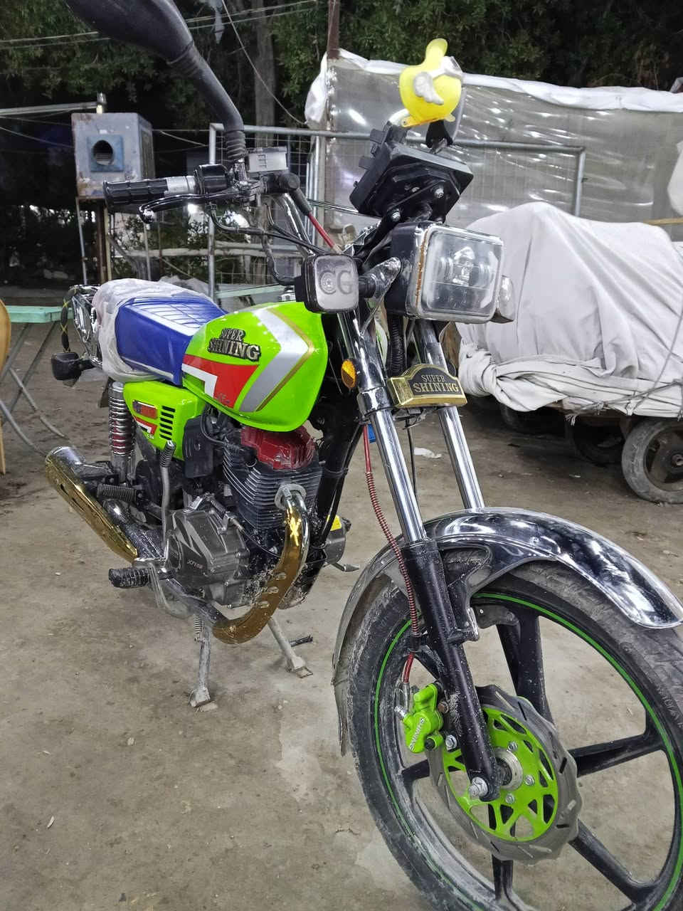 السلام عليكم
للبيع سوبر شايننك 5كير مكينة 150 مديل 2023
دراجة صارلهة 3 اشهر من طلعت من الوكيل جديدة 
السعر مليون و100 بيهة مجال بسيط 
اصولية للأستفسار ***********
