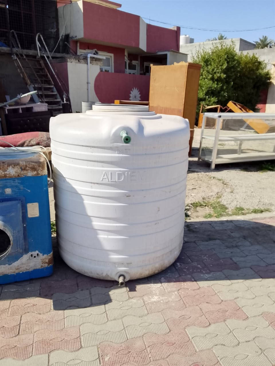 ميز ابو جام مال محل نضيف كلش
تانكي ماء بلاستيك 1000لير نضيف كلش 
كيزر شغال فول نضيف كلش 
خانقين محطة مقابل مركز شرطة ازاي 
مزاد محمد خانقين التواصل واستفسار 
***********
وشراء عراض مستعمل جديد 👉
