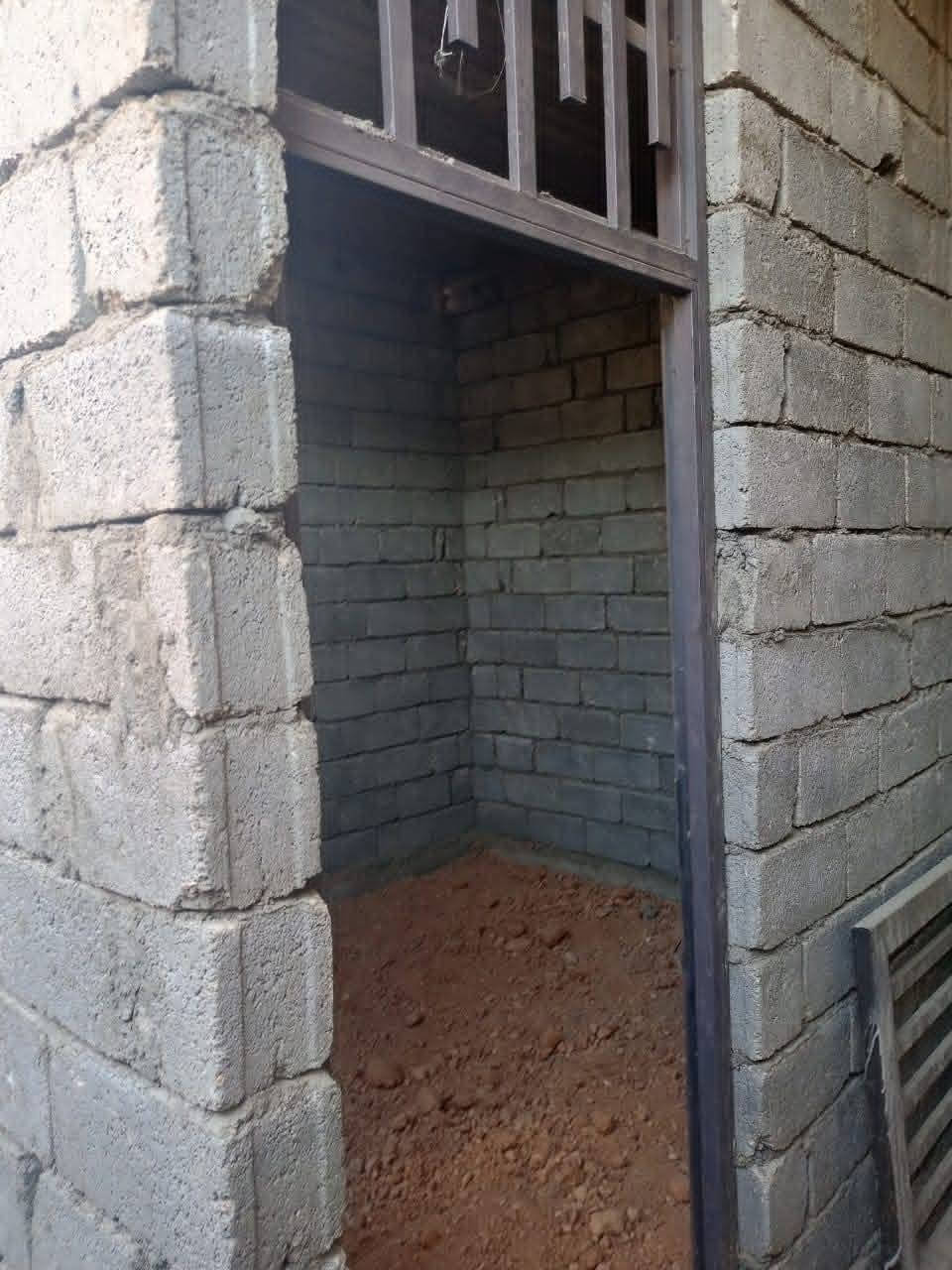 السلام عليكم هيكل للبيع ٥٠ متر سند ٢٥ طابقين الطابق الأول يحتوي على صالة واستقبال ومطبخ وصحيات خارجية وداخلية وطارمة والطابق الثاني غرفة وحمام وصالة علما الطابق الثاني ممصبوب خدمات ماء مجاري كهرباء المكان الودي شارع جامع القاضي السعر٣٠وبي مجال


**إذا كنت صاحب هذا الإعلان وتريد حذفه لأي سبب، رجاءا أرسل رسالة إلى الدعم الفني**