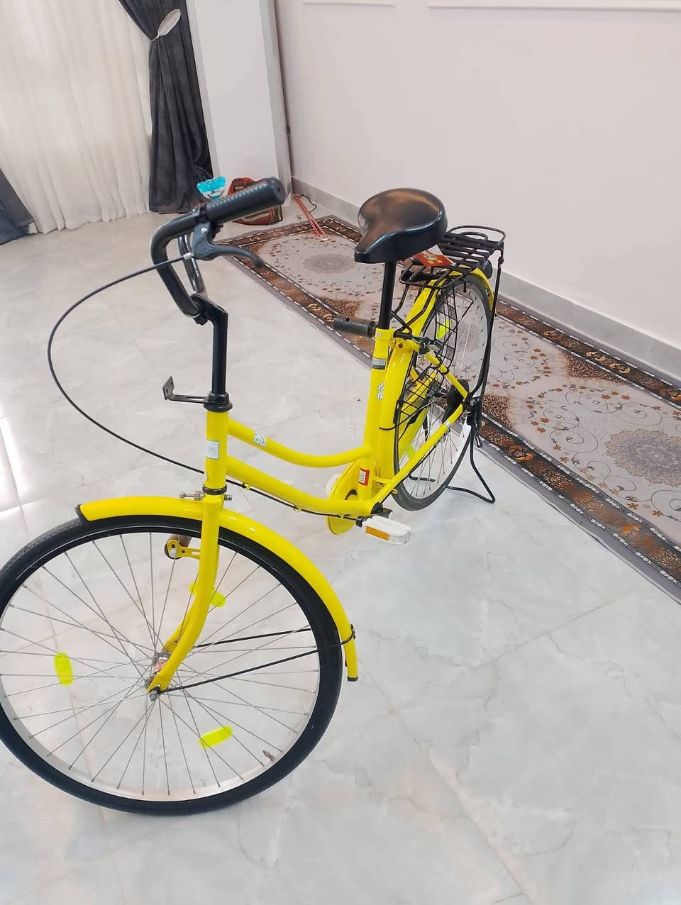 سلام عليكم باسكل البيع مديل 2021نضافه فول شركت بي دي باسكل نذيف حاويه مستعجل عله  لون 🍋ليموني مكان الغراف سعر 120 رقم فقط واتساب ***********
