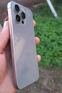 آيفون ١٥ برو ماكس • ٢٥٦ • بطارية ٩٠