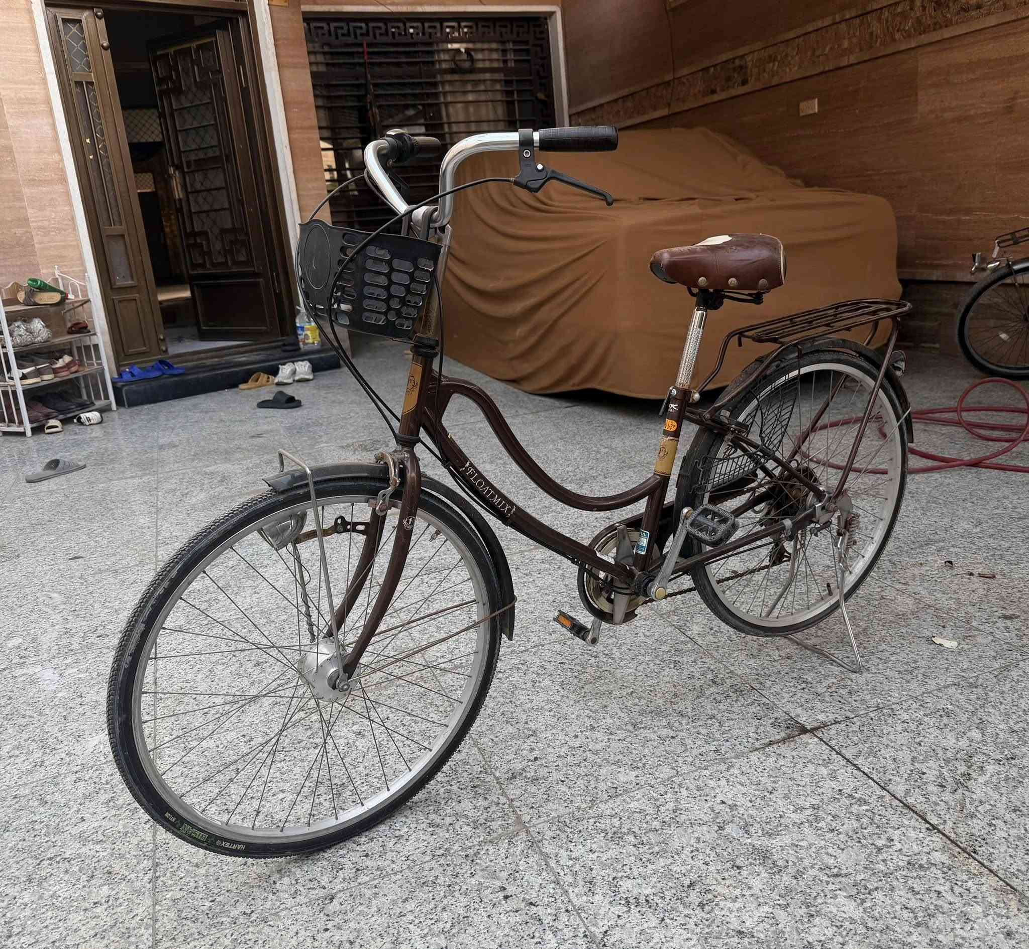 قياس 26 للبيع
لون كلاسك مميز نضافه جداً عاليه
12 دشلي خلفي وحّده ام
حساس لايت شغال
ما بيه اي نقص
العنوان بغداد الجديده
***********
سعره 140
