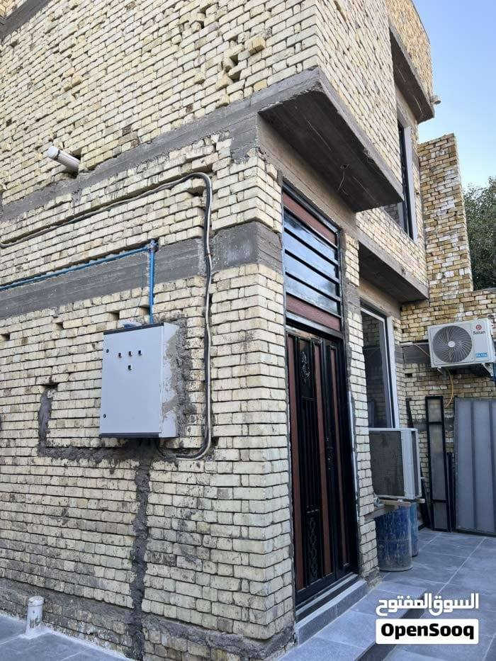 يعلن مكتب المرتضى للعقارات عن توفر
بيت حديث للبيع ، في دور الصحة ، خلف مدارس الفراهيدي ، موقع ممتاز
طابقين ، بناء 2025 يحتاج الى تشطيبات بسيطة
المساحة / 200 متر
الواجهة / 10 متر
يحتوي على / 4 غرف وصالة واستقبال ومطبخ وكراج وصحيات اضافة الى حديقة داخلية وشلال وديكورات حديثة
السعر / 450 مليون

توجد لدينا عروض اخرى
للأستفسار الاتصال على الارقام التالية
قسم البيع / *********** - ***********
قسم الايجارات / ***********
نستقبل كافة العروض والاعلانات نشرها وترويجها مجانا
عنوان المكتب / الجنينة / شارع جامع الكرناوي / مقابل فتافيت سنتر
