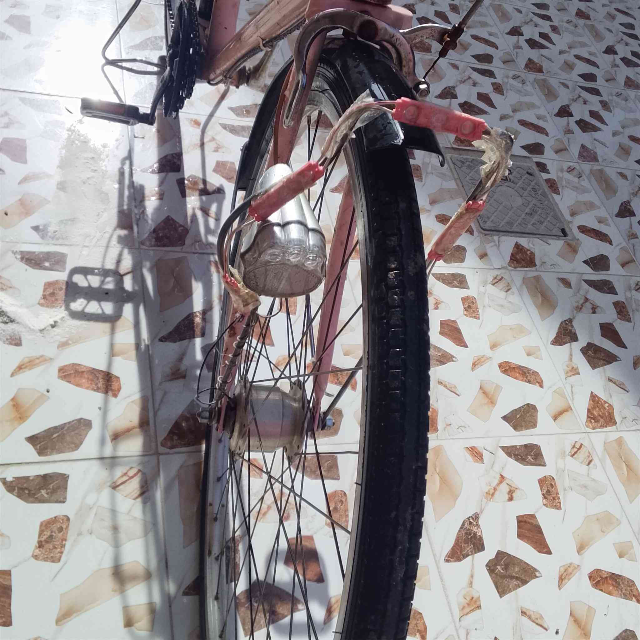 السلام عليكم البيع باسكل موزه حجم 27 باسكل نضيف جدا جوابه جديد تواير جدد. حساس شغال كير شغال شرط الفحص سعر ٥٠ وبها مجال بسيط العنوان تكريت القادسية شارع ابو عقرب حجز ماحجز *********** مكلف بل نشر خاص ماجوب
