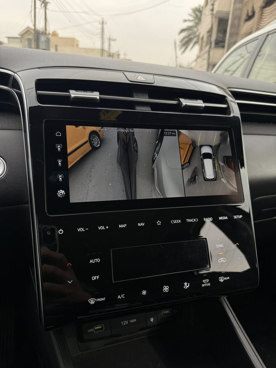 السلام عليكم ورحمة الله وبركاته..
بسعر 31.500.000 

رقم شاصي 5NMJECAEOPH282300

السيارة نظيفة كلش مابيها اي عيب

ضربتها خفيفة كلش جانبية  

للبيع توسان موديل 2023 وراد امريكي 

ماشية 20 الف كيلوا فقط رقم بغداد بأسمي 

 فئتها تكون اعلى فئة وموصافات وفور ويل 

المواصفات :

1-  كامرات 360 

2- حساسات امامي وخلفي ورادار امامي وخلفي 

3- تبريد وتدفئة كشنات و ستيرن 

4- تشغيل عن بعد وتتقدم وترجع عن بعد 

5- وضعية خزن وضعيات الكشن للسايق 

6- اوتو ستوب واوتو هولد و الكير بيانو دكم 

7- اضائة داخلية محيطية متغيرة 

8-بعد بيها شغلات كومة…

مكان سيارة الكرخ/ حي جامعة 

للاستفسار اكثر اتصلوا علية  او راسلوني واتس 

 ***********
