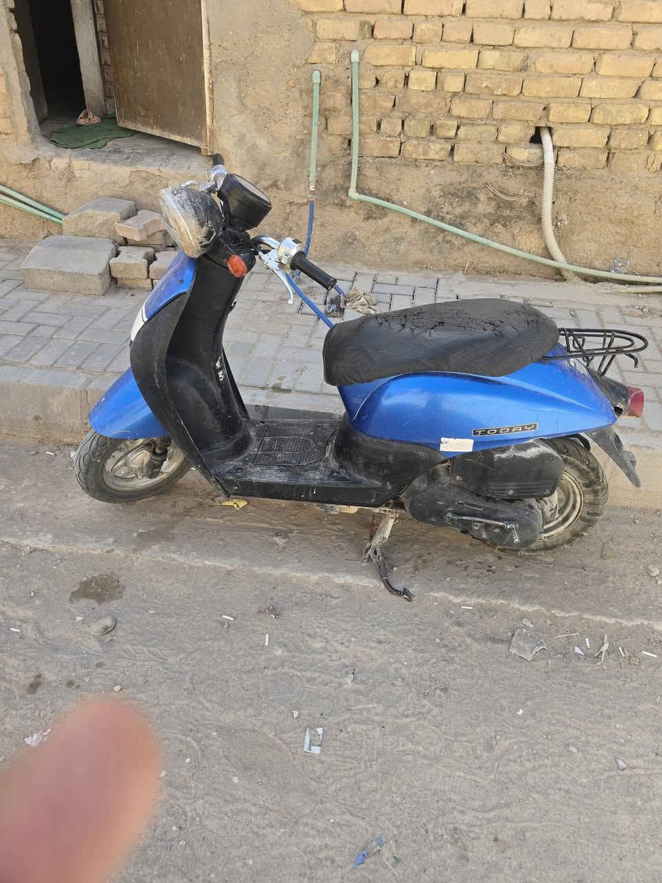 دارجه ياباني هوندا
مكينة سبيسي ادخن وتنقص دهن 
سلف هندر لايت هورن اشاير امامية شغاله
السعر ١٥٠ وبيها مجال 
كوت حي الجهاد (زويريجات ) قرب مسقف ام البنين 
***********
