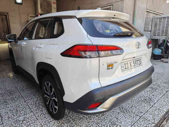 تحيه طيبه
تويوتا فرونتلاندر S  اس 
 2025 
هايبرد 
ماشيه 2000 فقط 
بعده زيرو بمعنى الكلمه 
المواصفات الي يرد يقراهن 
كشن كهرباء 
- بصمه 
- فتحه سقف 
- لايت خمس عدسات 
- بك لايت ليد 
- شاشه مع كامرا دواره 
- مانع انزلاق 
- رادار امامي 
- تحديد مسار 
- تنبيه مغادره المسار 
- السعر 27.3000د.ع
- للاتصال ***********
-
