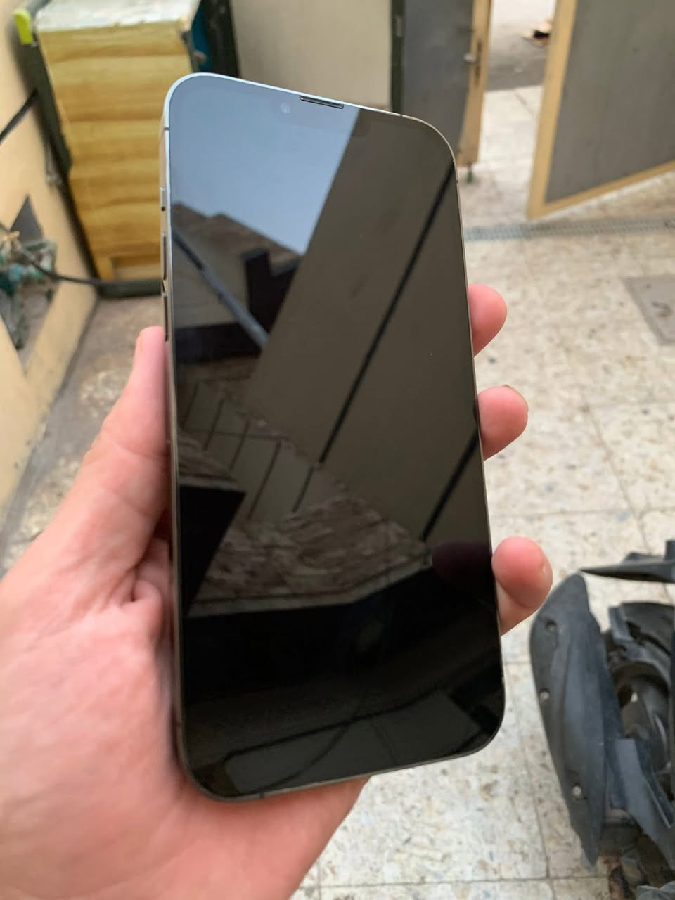 ايفون 13 برو ماكس ذاكره 256 بطاريه 85 بلاديه جهاز جدا نضيف غير داخل صيانه مكفول من كلشي السعر 680 الف اي استفسار الاتصال ع الرقم او مراسله الصفحه ***********
