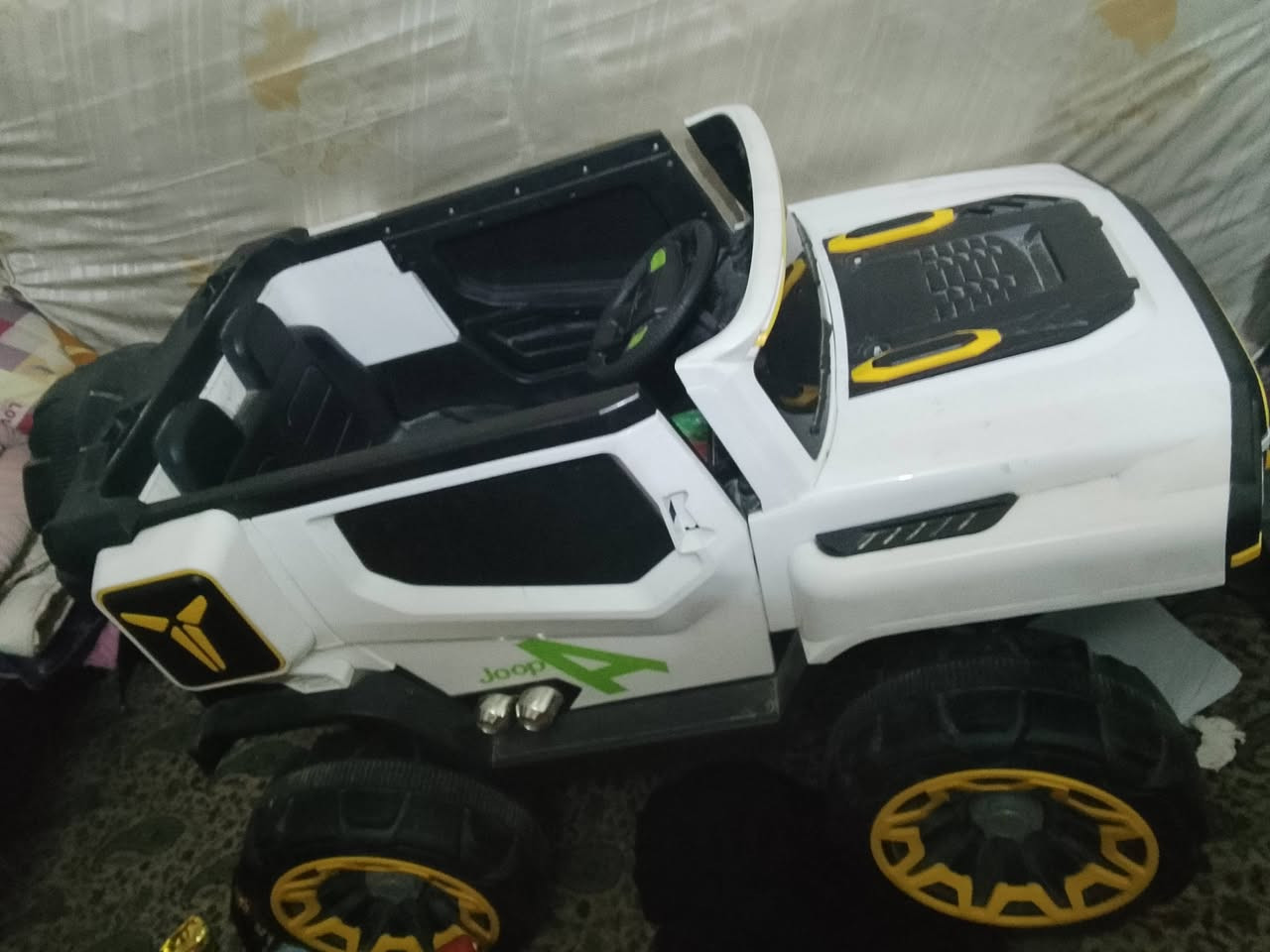 سياره عل شحن  جديده تفاصيل عله هذا رقم ***********
