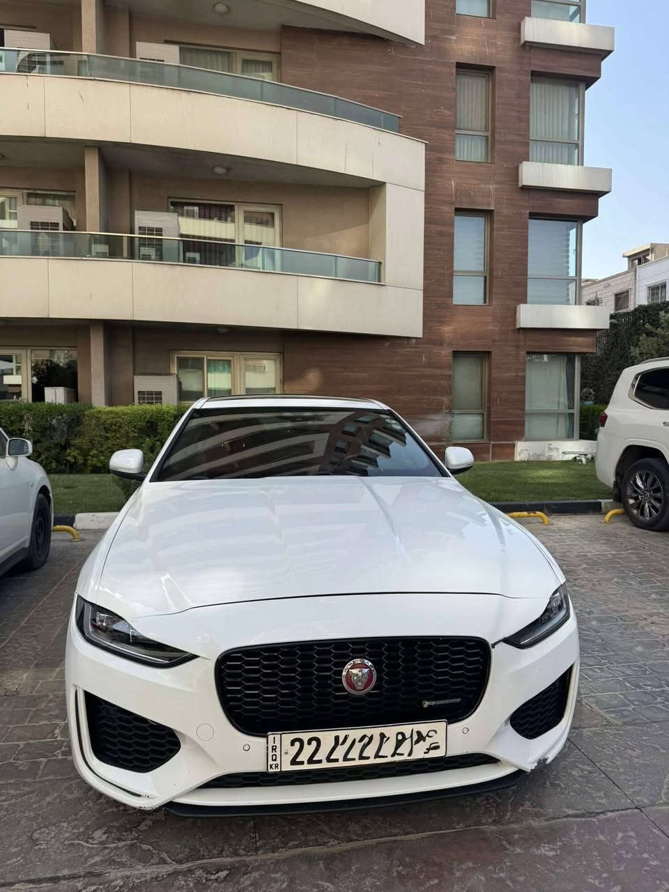 السلام عليكم
للبيع جاكور موديل 2020 R dynamic فول مواصفات 
السيارة خليجي سردار بالعراق صار بيها حادث سطحي وانصبغ بيها ٣ قطع وشوية ايرباك بردة فقط 
داخل احمر بلادي 
ماشية 75ميل 120 كيلو 
الشكل الجديد داخل دجتل عداد 
تحديد مسار 
ويل 19 اصلي 
السيارة جاهزة مكان بغداد العامرية او منصور 
السعر 170$ بيها مجال قليل 
للاستفسار اكثر 
*********** موجود واتس او اتصال
