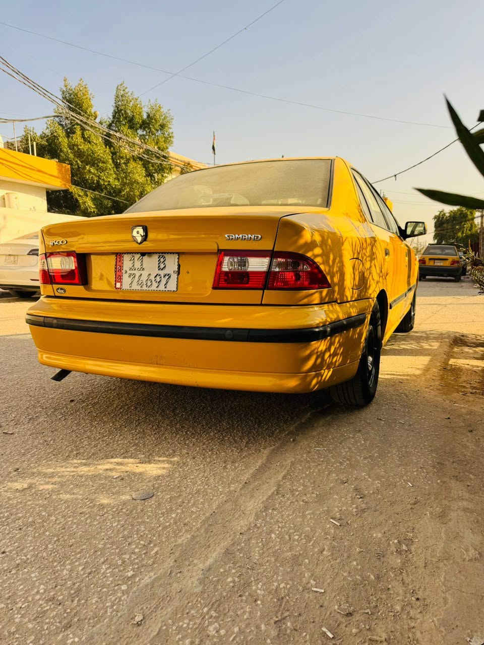 اسلام عليكم البيع سمند 2012.  السياره كفاله من كلشي مكينه كير تكحيل  صبغ تبديل فتح ما عده بارد بصيط. تخم تاير دشومه داخل كارتون.  حداديه جديده جاهزه من كلشي رقم انكليزي.  مصفره هيئه غرمات. هزه جديده  السياره مال بيت. ما نشتغل بيه. بلخير ع ياخذه. مكاني المنصور او الدوره. السعر 50 وبيه مجال بسيط هــ ***********. تحياتي لكم
