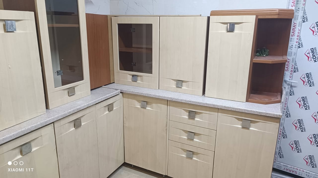 للبيع كاونتر بالن برس ٧,٥ متر مع مرمر بلكامل وساحبة لمس بسعر ٤٧٠ الف للتواصل ***********
