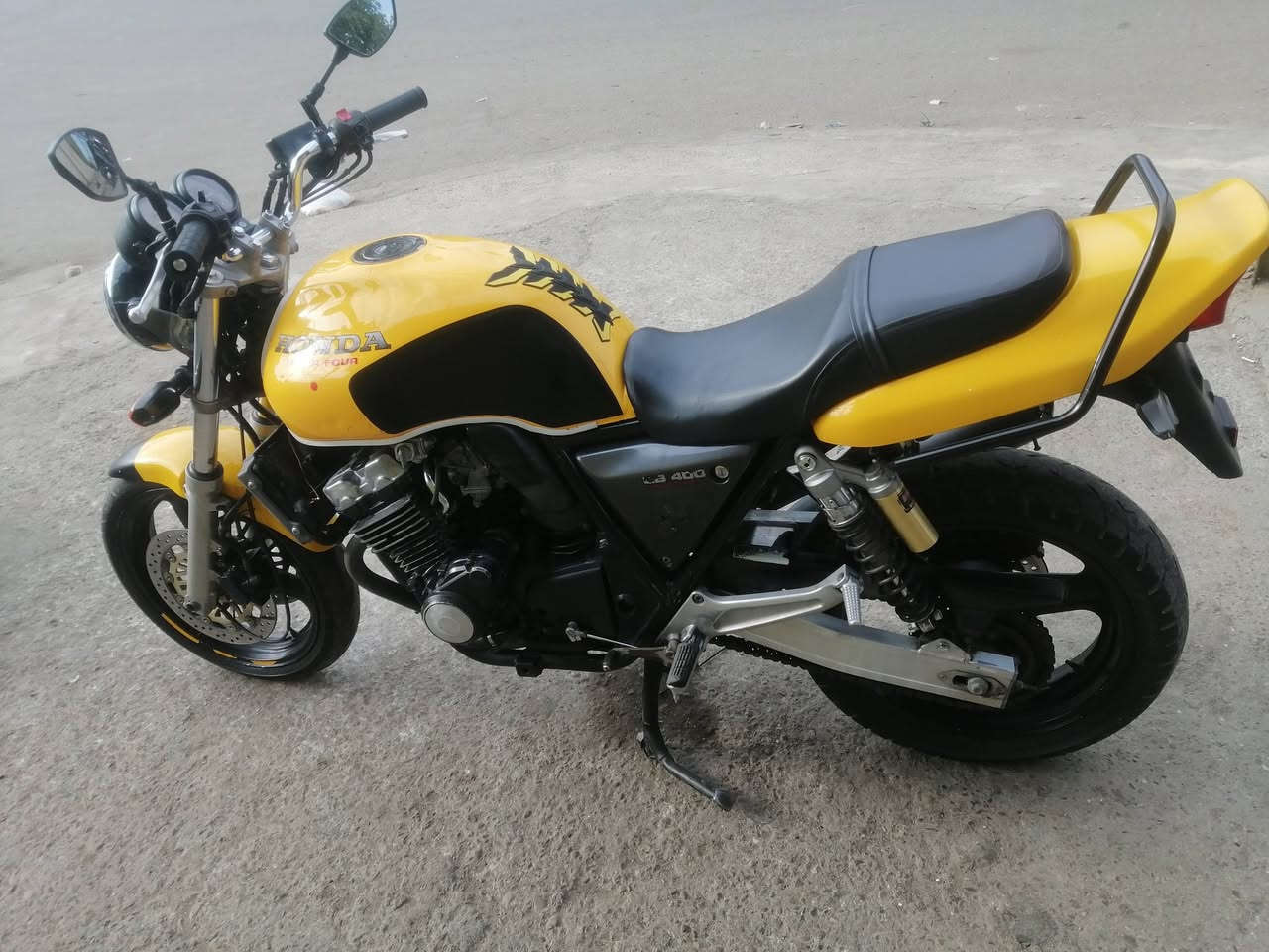 سلام عليكم دراجه سي بي فور 400 دراجه كله بلادية مكاني بغداد سعره 16 بيه مجال بسيط ***********
