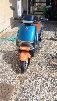 دراجه شحن سويج وبصمه 6 بطاريات ضخمه بطاريات مع شاحنه 72 فولت سرعه 80 ح...