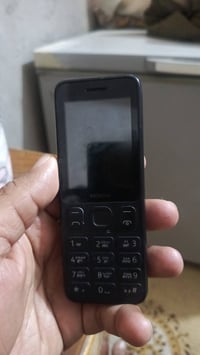 تلفون صرصور  سعر 18 الف شرط فحص اتصال 07827695530