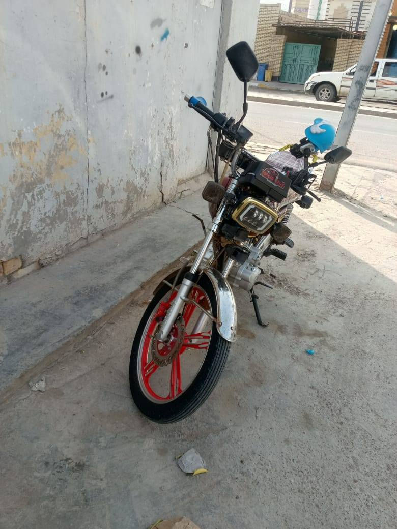 البيع كلشي ما بيه كامله مكمله بس تشغل وتمشي ما عايزه سلف شغال شايرّ شاغله موديل 2022 مكان الدراجة الضلوعيه  السعر 500 وبيه مجال الاتصال عل‏‪***********‬‏
