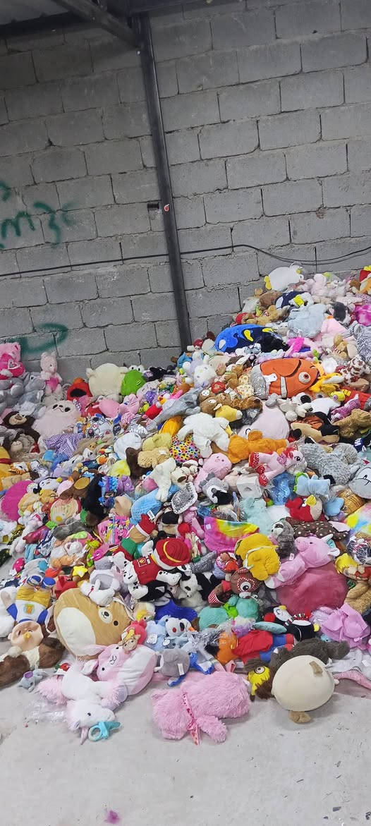 بسم الله الرحمن 
شوف شنو توفر كميه ضخمه من العاب فرو ناعم 
بدون تكرار ابدا 
نظام بيع وزن كيلو على 7الاف 
***********
