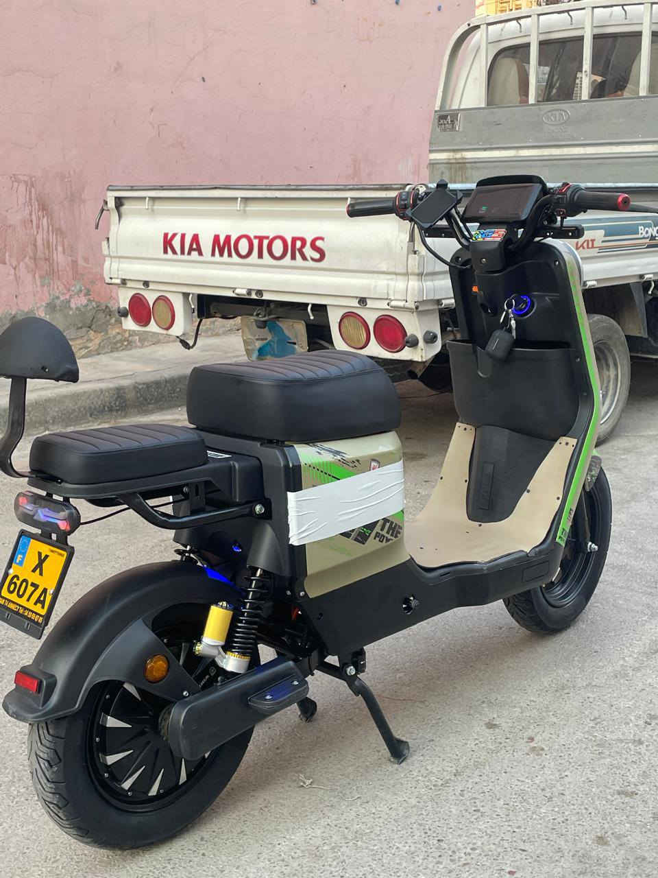 دراجه شحن R11 للبيع 5 بطاريات جدد فول مواصفات
مكاني بابل حمزه الغربي 
التفاصيل خاص *********** بي واتساب
