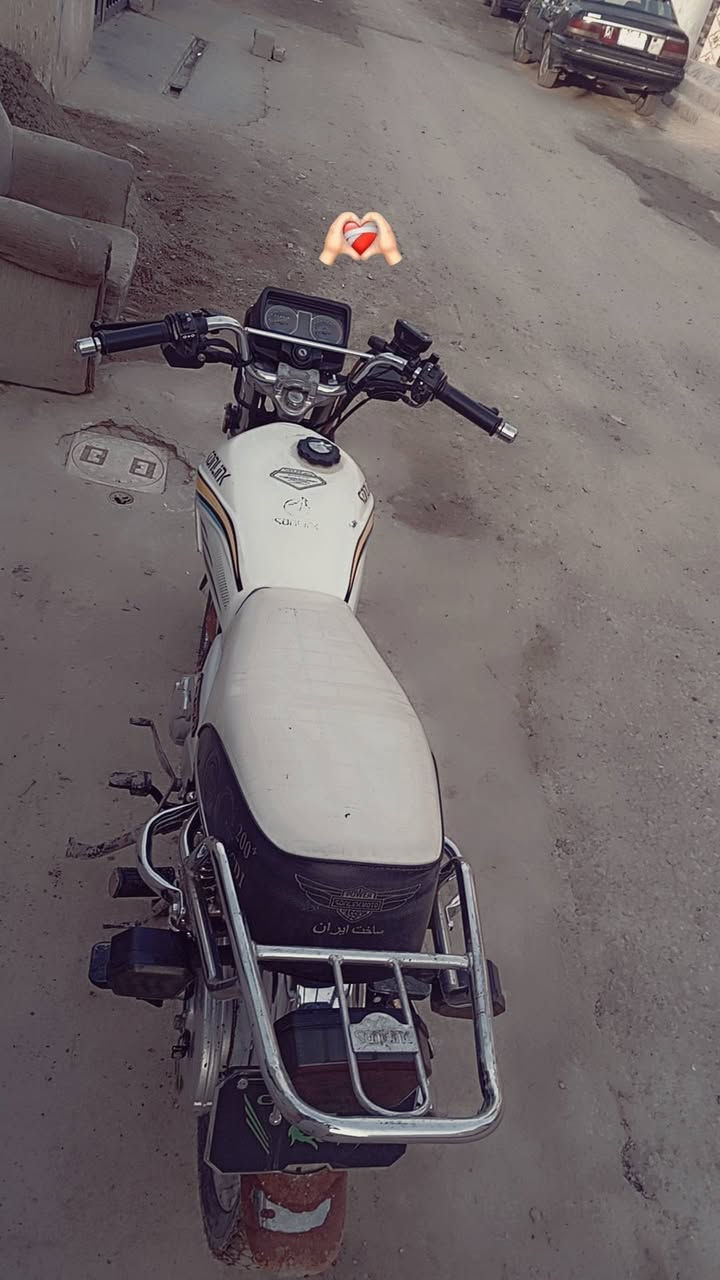 السلام عليكم
دراجه سيڤان  2024  للبيع♥
 دراجه خير من الله ♥
محرك زبد ♥
شغاله سلف نكره وحده وهندر ♥
ما ناقصها اي شي كهربائيات شغاله كلها ♥
السعر ٦٥٠ ♥
 للستفسار اكثر التصال ع الرقم ***********  ♥
او مراسله الصفحه ♥
