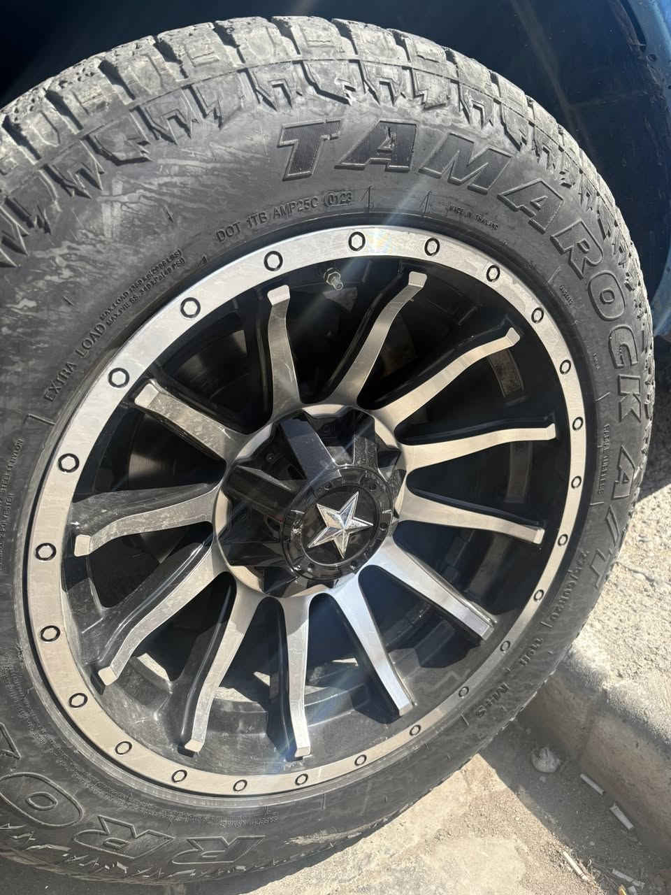 السلام عليكم
تخم ويل 20 جوكر ( 5 + 6 ) ستد
جديد جدا خالي من الضرر شرط الفحص
مراوس فقط ويه ويل 17 او 18 هم جوكر 
عنواني / بغداد المنصور 
***********
