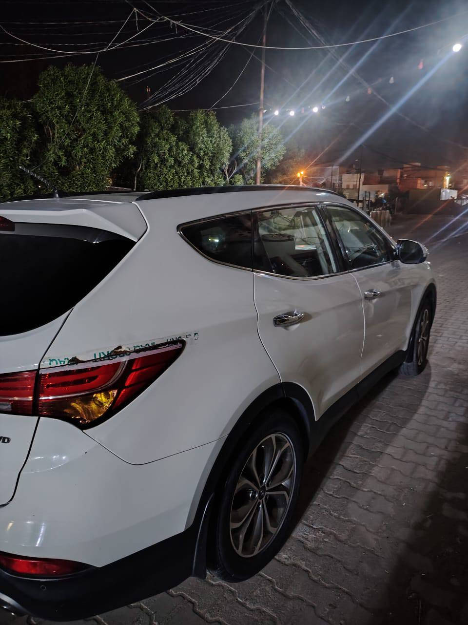 سيارة سنتافي 2015 اربعة سلندر فول مواصفات مكفولة من كلشي عدا البارد
المواصفات لمتدد كشن خزن ميموري زراك لايت بنو راما الكشن تدفئ  ثلاث وضعيات قيادة  مانع انزلاق 
السعر 160 وبيها مجال الاتصال على الرقم ***********
