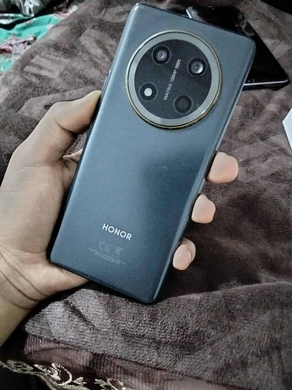 السلام عليكم هونر X9c ذاكرة 256 رام12 الجهاز بلادي مامفتوح مكفول من كلشي نضيف السعر235العنوان بغداد العبيدي الرئاسة شارع 20 للاتصال ***********
