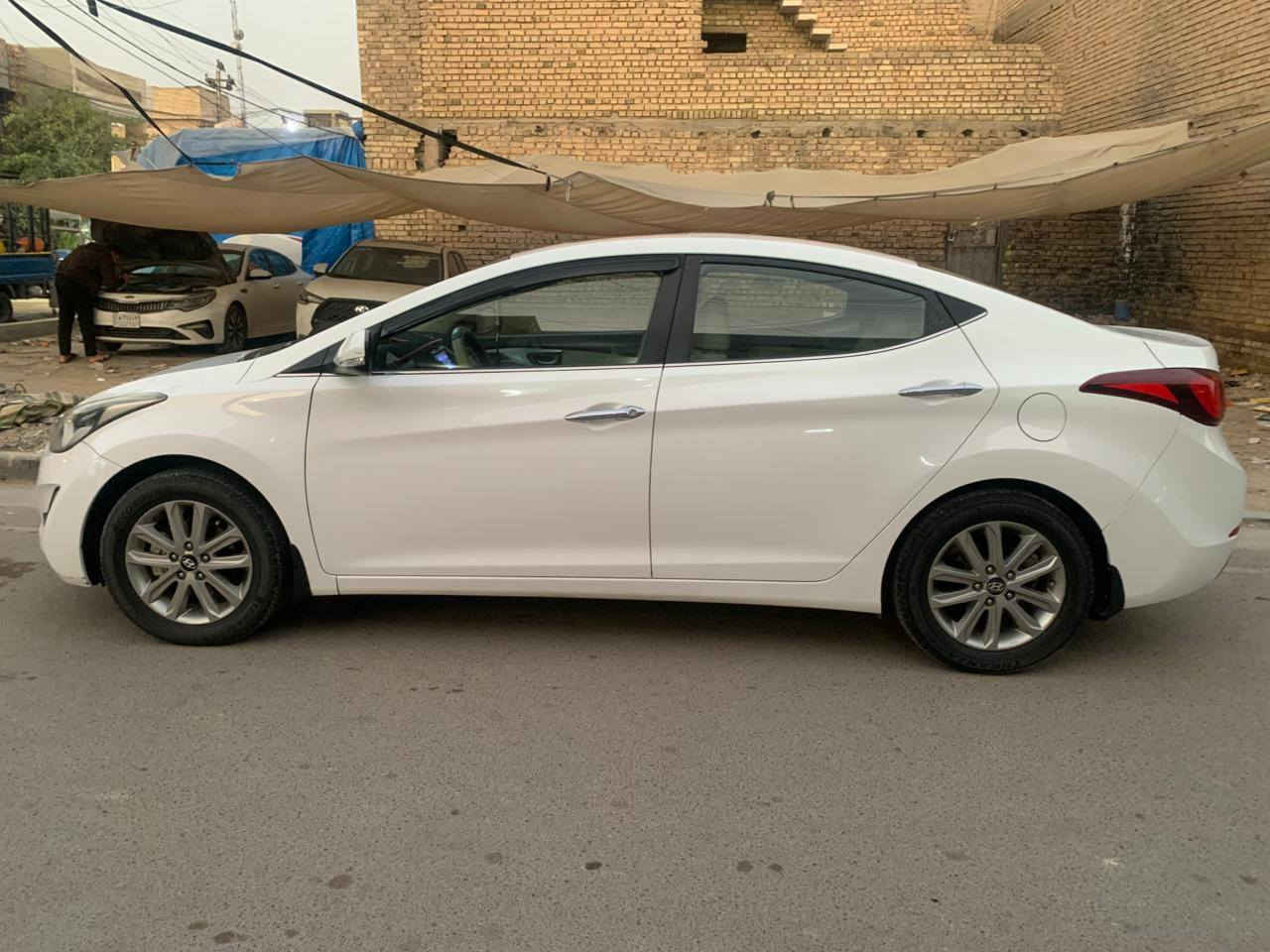 النتره 2015خليجي للبيع
الموصفات فول عده بصمه وجلد
محرك 1800مفتوح
لون الابيض
فتحه صقف
قطعتين تبريد
مريات شفط
شاشه كبيره بلوتوث
سياره بعد بيهه موصفات هواي 
سياره حادث بلصور السونار 
شياره حلوه وخير من الله حداديه وصدار وتخم تايرات جديد 
سياره سعرهه 127ورقه وبيهه مجال
مكاني حي الجهاد 
رقم ***********واتس
