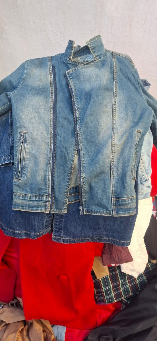 کۆتی بالە زیاتر لە100پارچە پێکهاتوەلە کۆت و کابۆ بۆفرۆشتن  زۆر بەنرخی هەرزان ایفرۆشم تکایە مشتەری چات بکا گەیاندنیشم هەیە بۆناوکەلار


**إذا كنت صاحب هذا الإعلان وتريد حذفه لأي سبب، رجاءا أرسل رسالة إلى الدعم الفني**