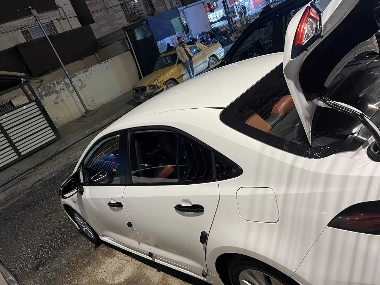 لسلام عليكم ورحمة الله وبركاته 
كورلا للبيع موديل 2024 
كفاله عامه رقم أربيل داخل جلد احمر كرسي كهربها ماشيه 45 الف رقم أربيل تحويل شرط
الاسفسار /*********** 
السعر 147 وبس مجال بسيط 
مكان بغداد العامرية
