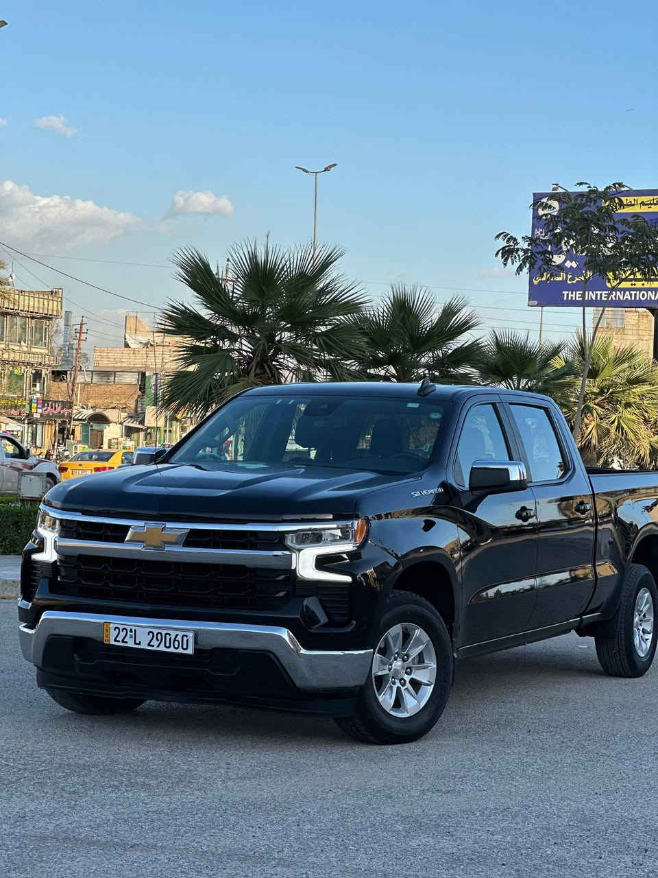 للبيع 🚘 فقط 
شفروليه سلفرادو 2024 فئة LT

▪️ اللون: أسود▪️ وارد أمريكي▪️ محرك 2700 تيربو▪️ دفع ثنائي▪️ رقم أربيل مميز▪️ الممشى: 23 ألف ميل

السيارة نظيفة جداً واستعمال شخصي، بحالة ممتازة من الداخل والخارج، والفحص وين ميعجبك 

المواصفات:✅ شاشة كبيرة✅ كاميرا وحساسات✅ تشغيل بصمة + بصمة ابواب ✅ Apple CarPlay✅ إنارة LED✅ مثبت سرعة✅ تبريد ممتاز
✅️ بجم تاهو + داخل تاهو / بلادي 
✅️باب طويل بدي وسط 
ملاحظة:🔹 السيارة بيها صبغ جاملغ أمامي يمين فقط🔹 باقي السيارة نظيفة🔹 لا تحتاج أي مصروف
بدون ايرباك ، بدون دواخل 
صورها مال مزاد + رقم الشاصي بالصور 
الي يبحث عن سيارة مال جناي ونظيفه هاي تفيده 
السعر: ٢٩٨ وبيها شي بسيط جدا 
مكاني كربلاء اي استفسار 
***********
