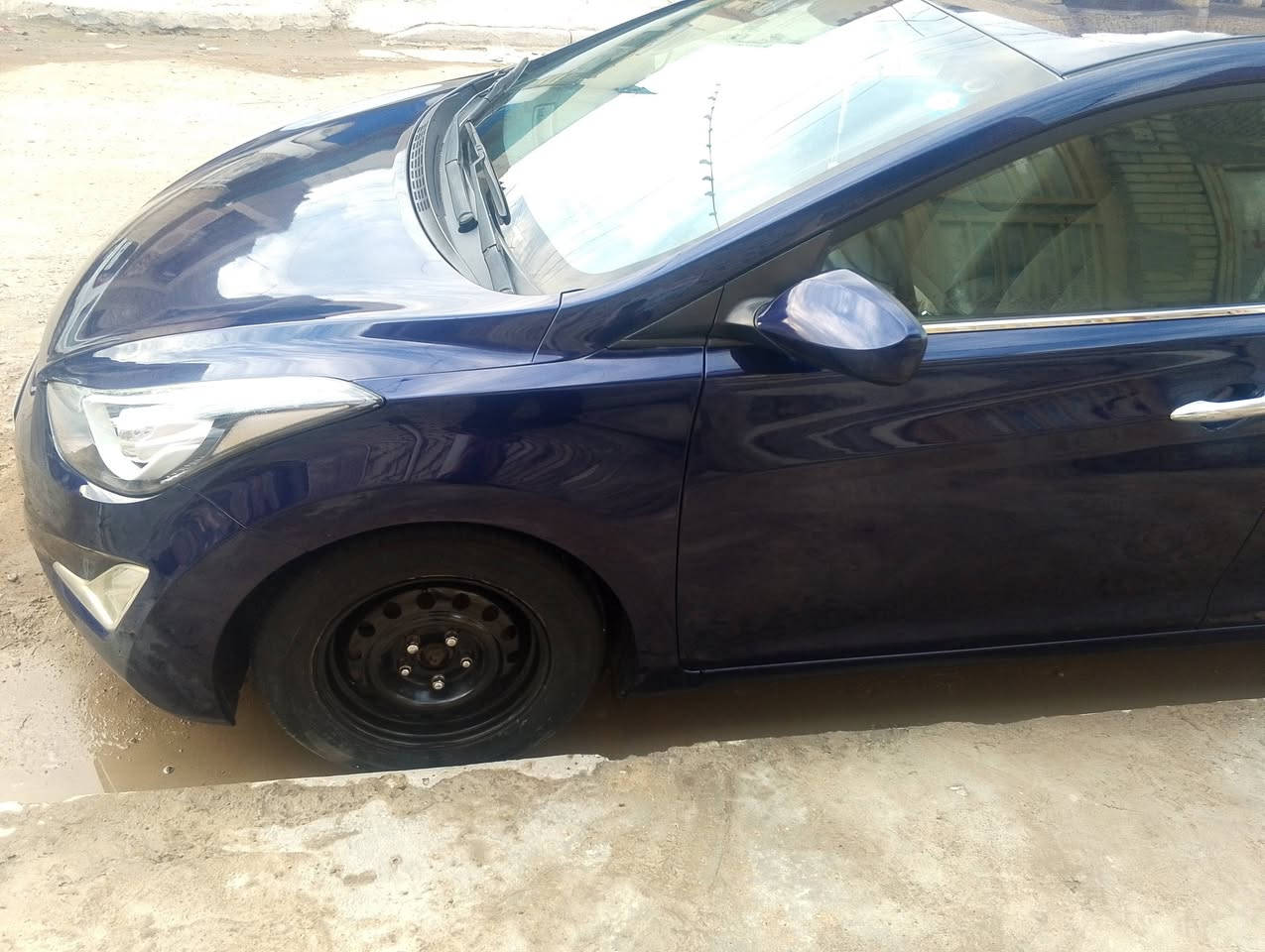 سلام عليكم النترا موديل 2014 للبيع وارد امريكي حادثها بس بنيد بامريكا وبالعراق تبدل بيها باب السايق والجاملغ وانصبغت حزام  بدون ايرباك وبدون دواخل  محرك گايم سنوية جديد ل 2030 رقم بغداد الجديد  رايدها ب 90 ورقة رجاء بدون كسران و لحد يكلي شبيها كتبت كل التفاصيل ***********
