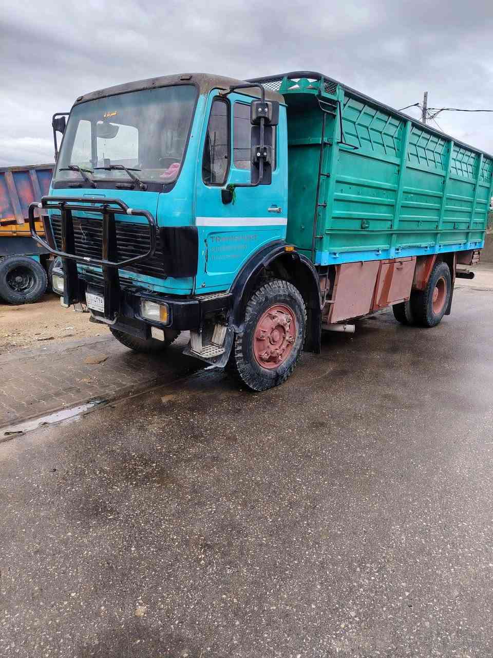 سلام عليكم للبيع البي موديل 79 محرك 25 كير 25 شاصي مكفول كفاله عامه تخم تاير سياره جاهزه رقم كربلاء سنوية 32.         ***********.                    ***********
