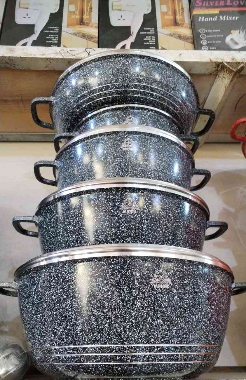 سيت كدر كرانيت  داخل وخارج يعمل بدون زيت الاصلي درجة اولى لأ يحرك الأكل ولا يلسق غطاء بايركس حراري حجم 32 سم كبير قاعدة مشيف مع ضمان لمده سنتين من تاريخ الشراء
كل هذا بسعر  ٥٠ الف 
توجد خدمة توصيل   للحجز عل خاص او واتساب *********** كربلاء, العراق
