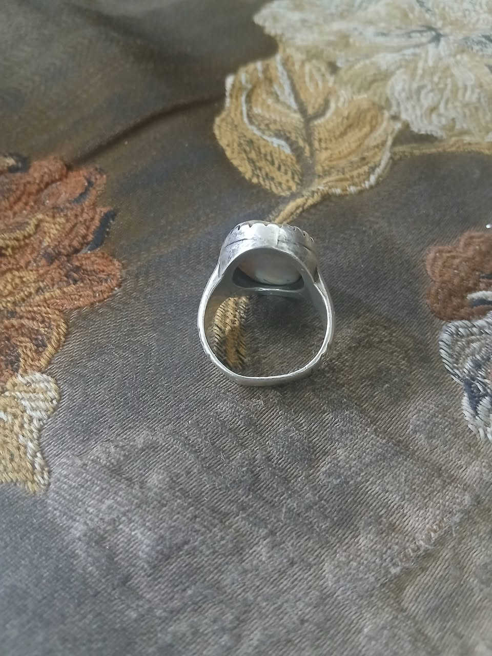فظة عراقي والحجرة مااعرف شنو
بغداد الكرخ ***********
